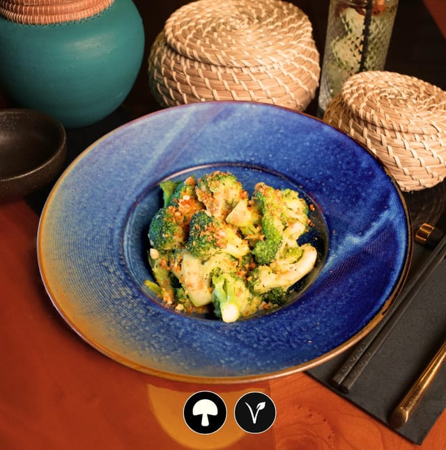 Stir-Fried Broccoli W/ Garlic (V) / Súp Lơ Xào Tỏi.